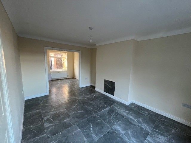 Property photo 1 of 8 Living Room