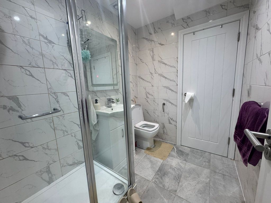 Property photo 3 of 6 Gallery