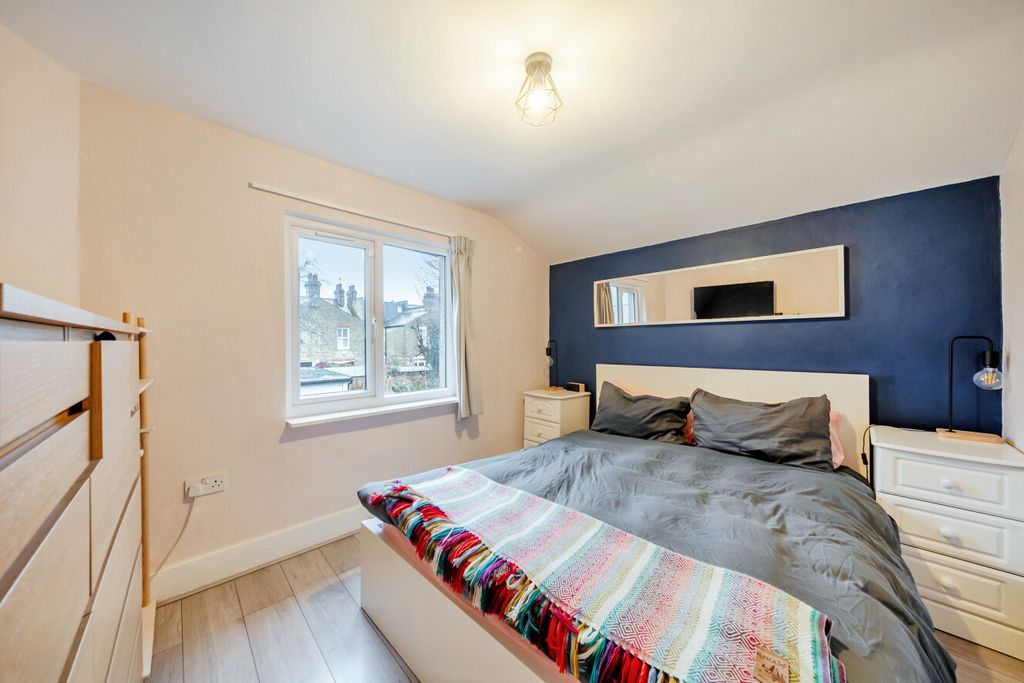 Property photo 2 of 14 1-6966819953F7E-1...