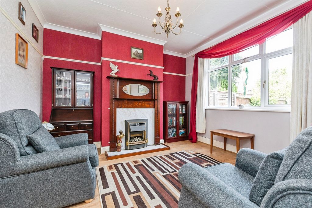Property photo 3 of 17