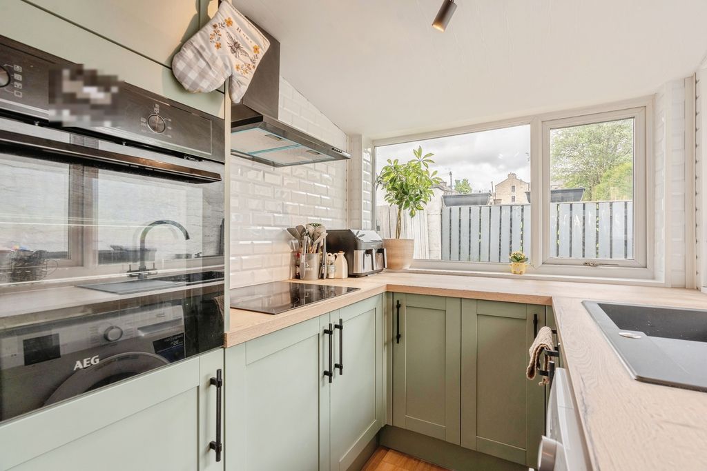 Property photo 3 of 23 Pbox-Img.Jpg