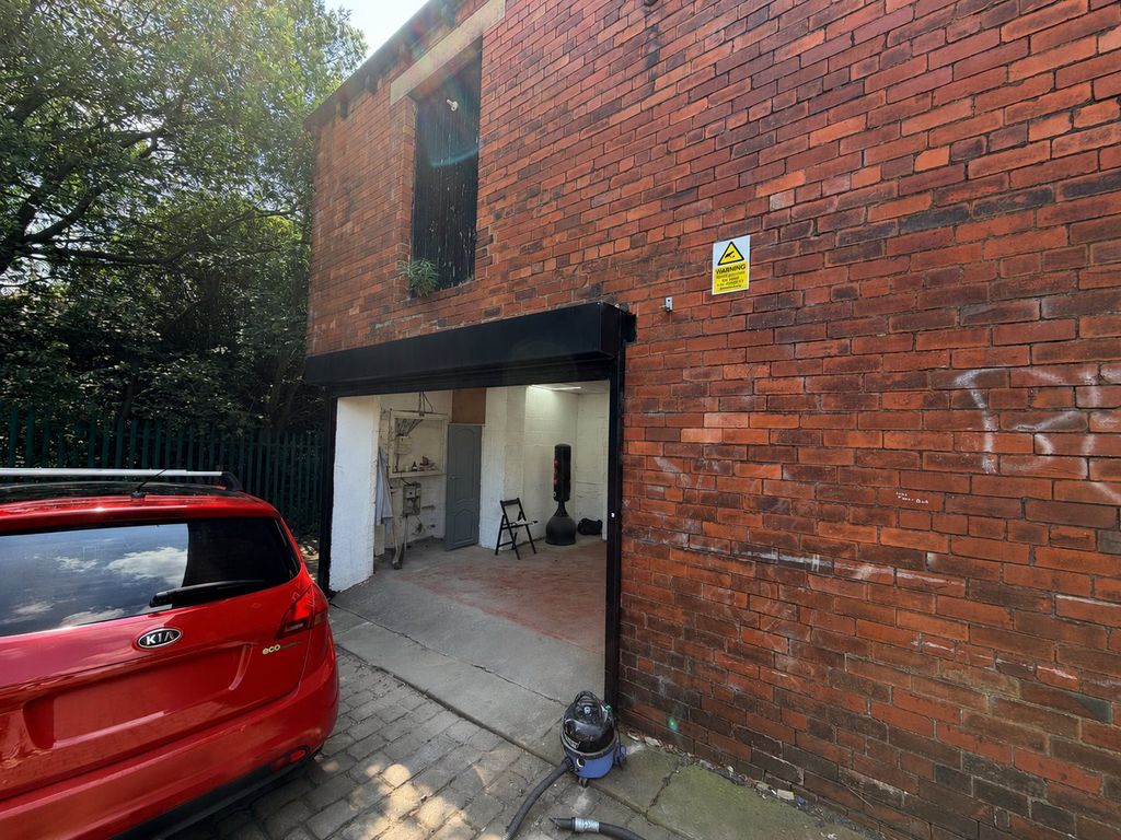 Property photo 1 of 12 cd8A8509-B874-4E2c-A71B-8ce48282Edaa