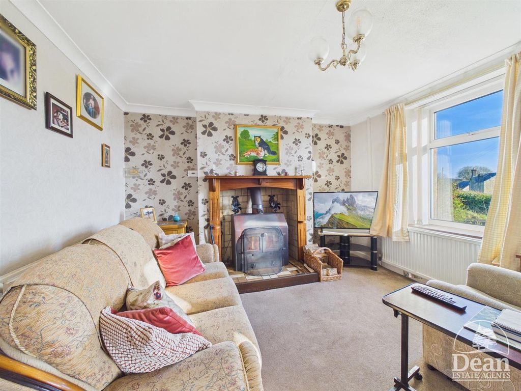 Property photo 2 of 21