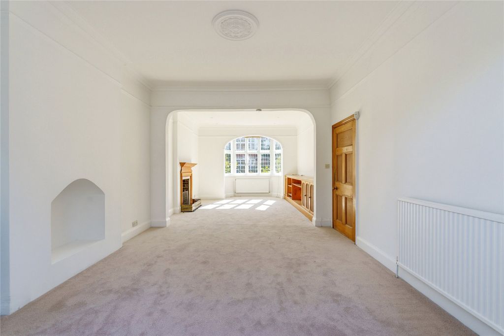 Property photo 3 of 19 Picture No. 16