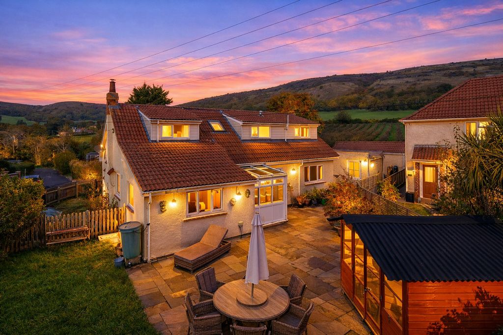 Property photo 1 of 31