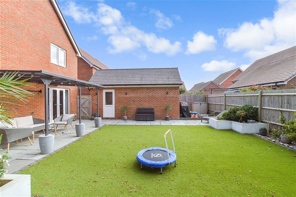 Property photo 2 of 16 Garden