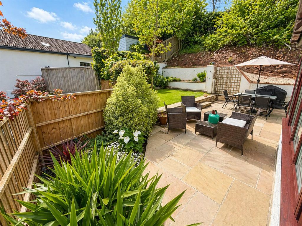 Property photo 2 of 23