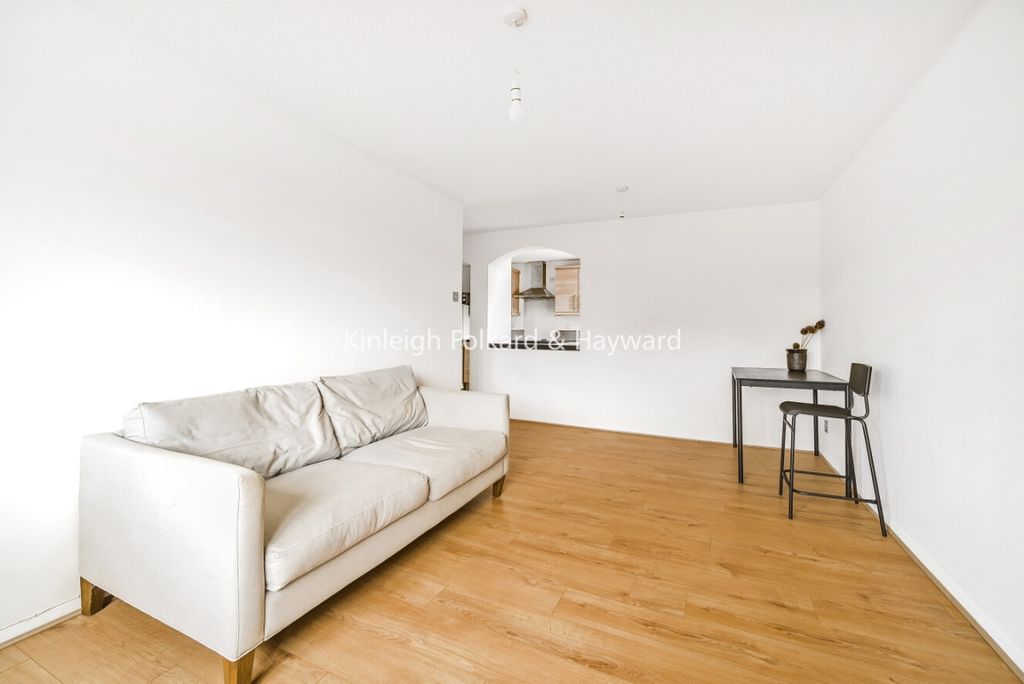 Property photo 3 of 8 dc4E3A42-Fb76-47Da-A
