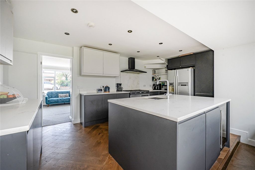 Property photo 2 of 14 Kitchen