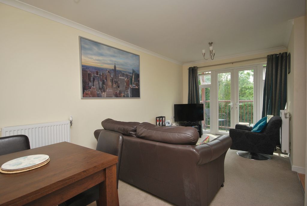 Property photo 3 of 6 Lounge