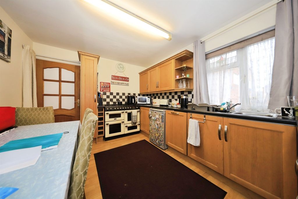 Property photo 2 of 16