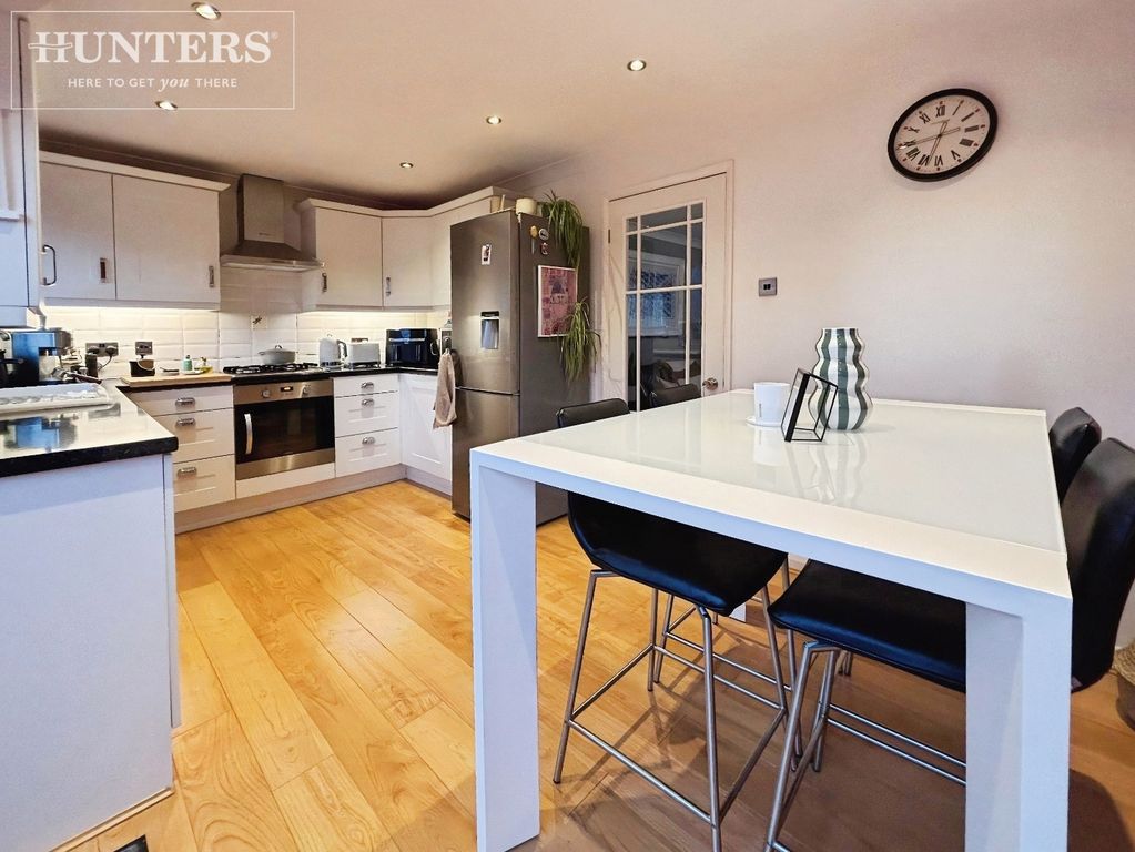 Property photo 3 of 14 Pbox-Img.Jpg