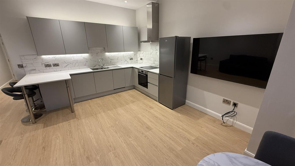 Property photo 2 of 15 Lounge 3.Jpg