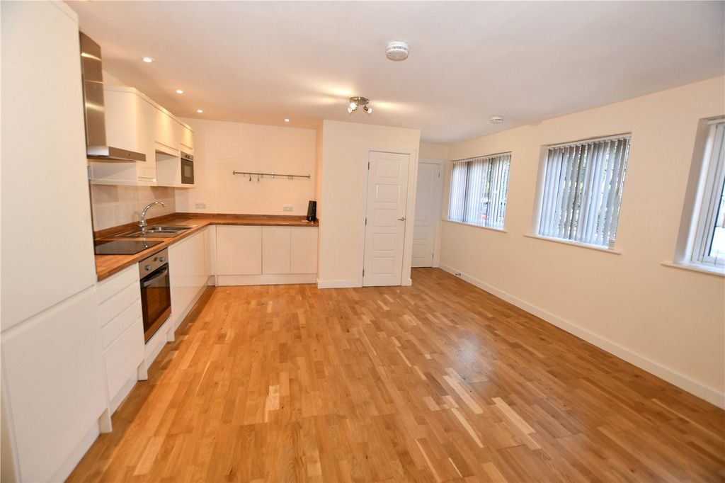 Property photo 3 of 9 Picture No. 18