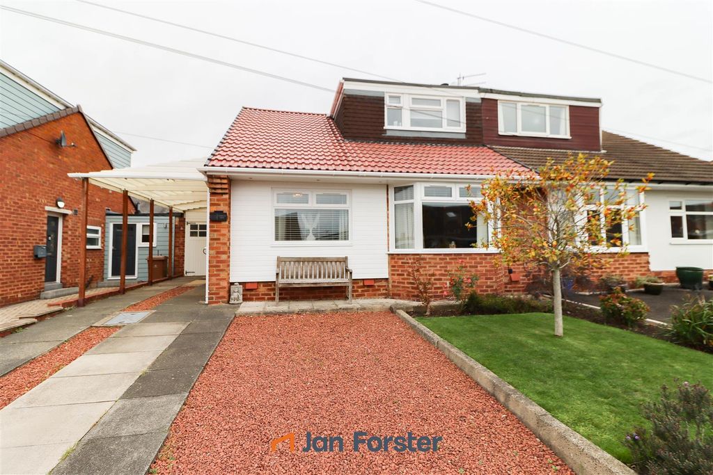 Property photo 1 of 17 Front External