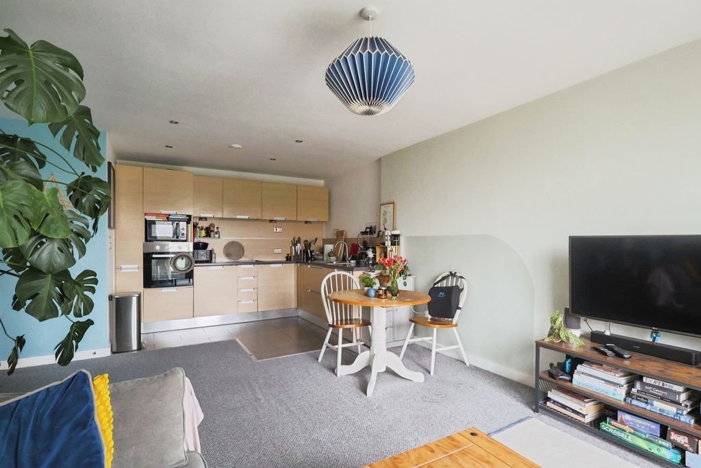 Property photo 2 of 9 Photo