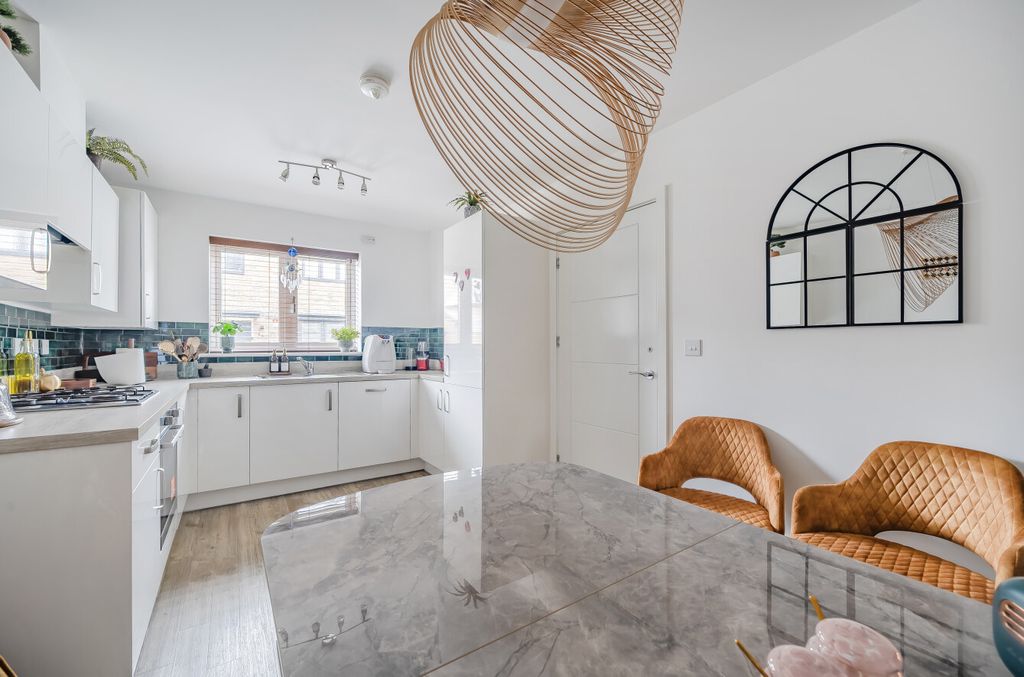 Property photo 3 of 19 1363027-2-68Ecf4A...