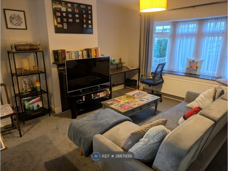 Property photo 3 of 7 Living Room