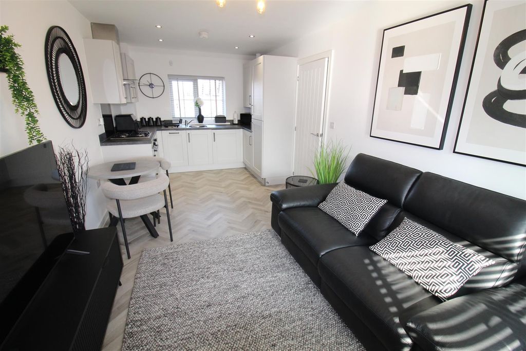 Property photo 3 of 14 Img_0379.Jpg