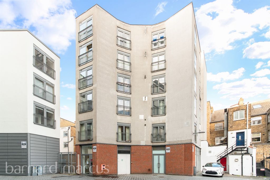 Property photo 2 of 12