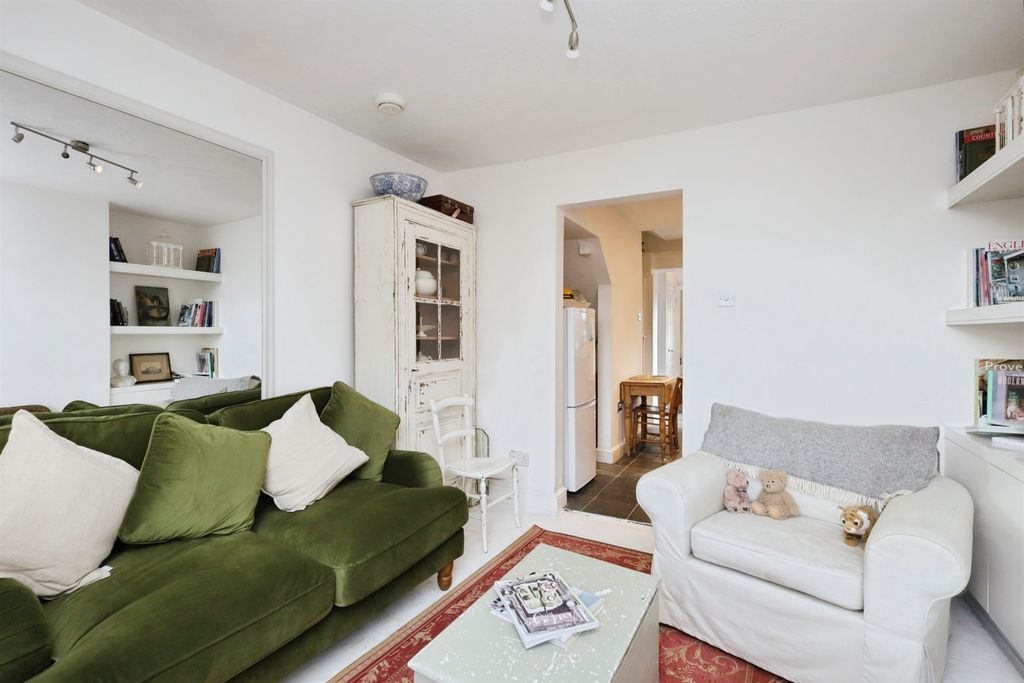 Property photo 3 of 16