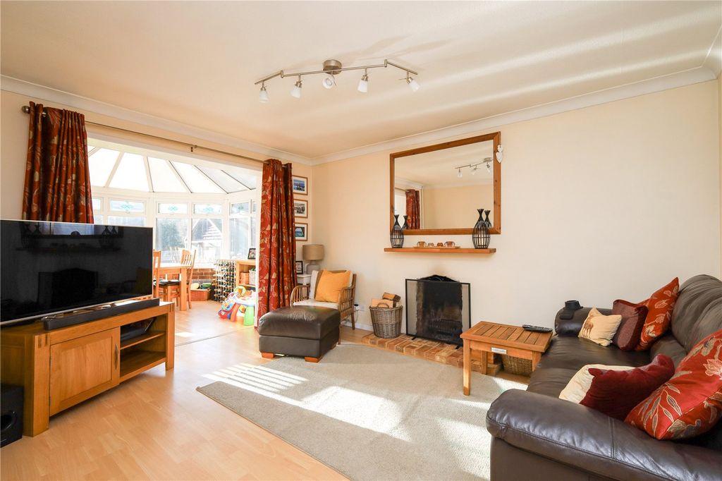 Property photo 3 of 11 Picture No. 15