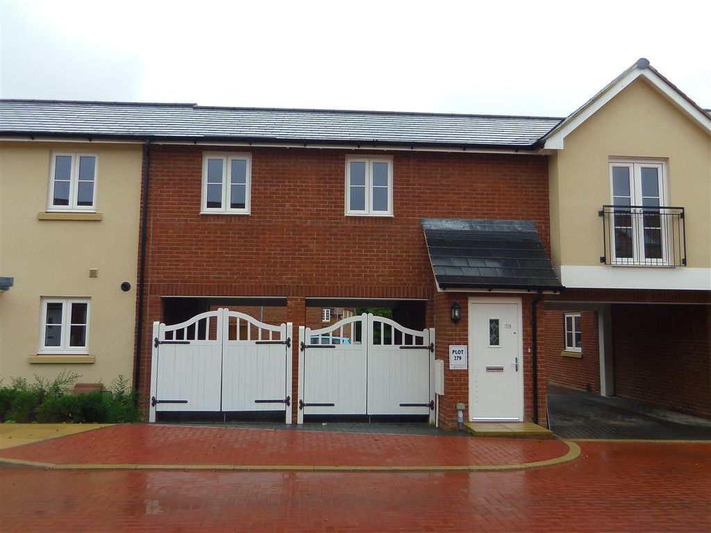 Property photo 1 of 5 Whittingham 39 Front 011 [00034902].Jpg