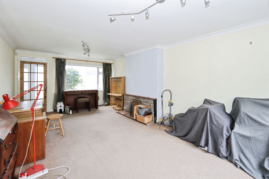 Property photo 2 of 16