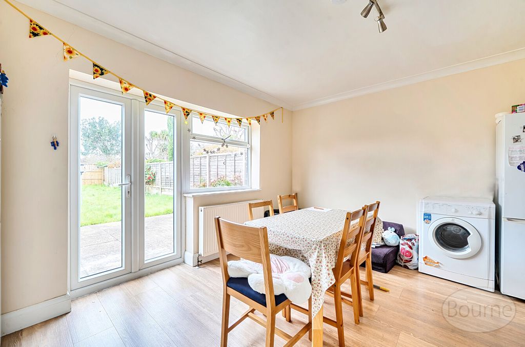 Property photo 3 of 20 6Af11B54-Df8d-48c...