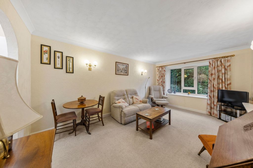 Property photo 2 of 12