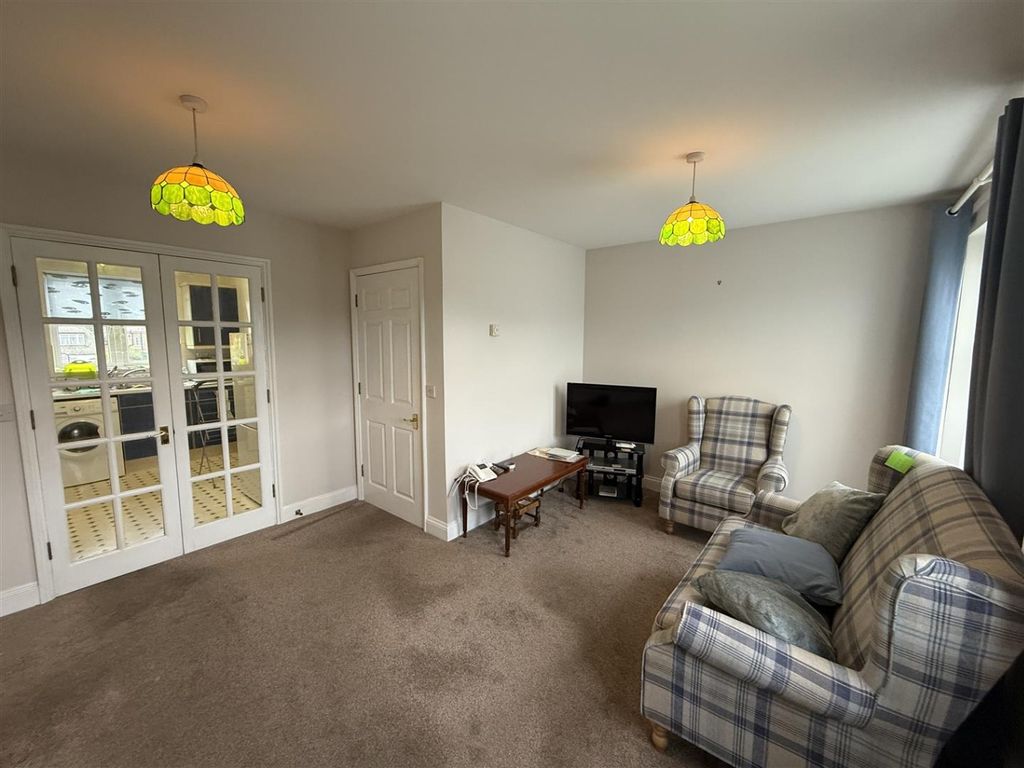 Property photo 2 of 9 4546021