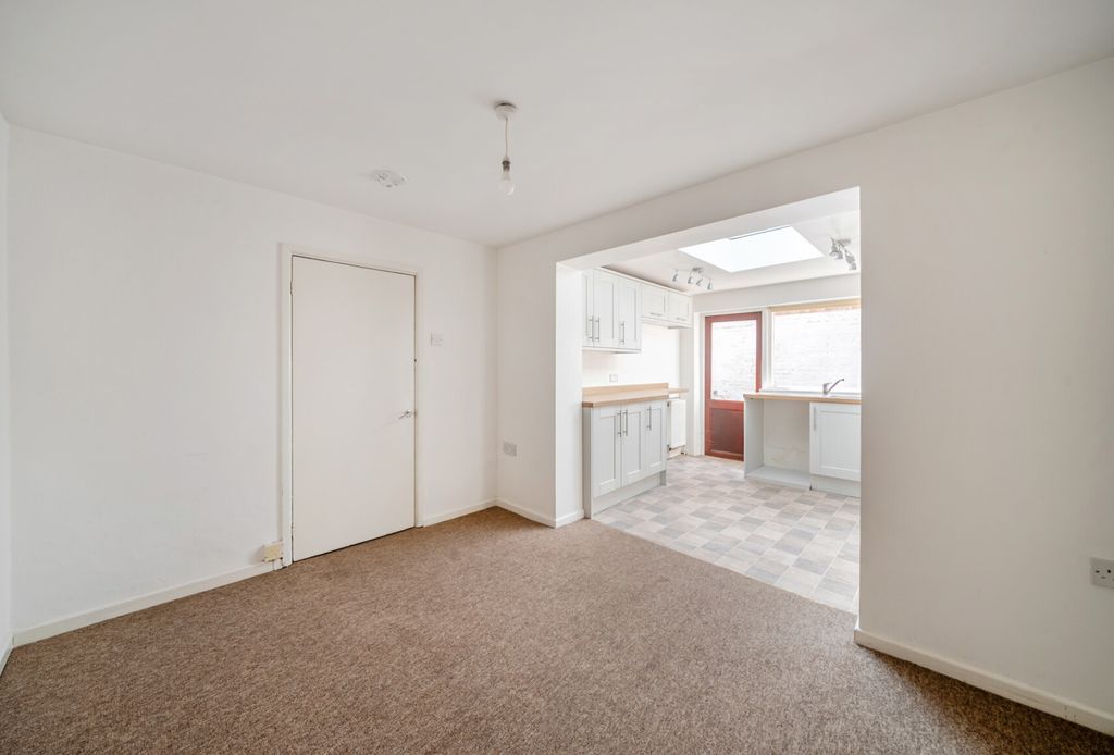 Property photo 3 of 13 1337024-14-689F51...