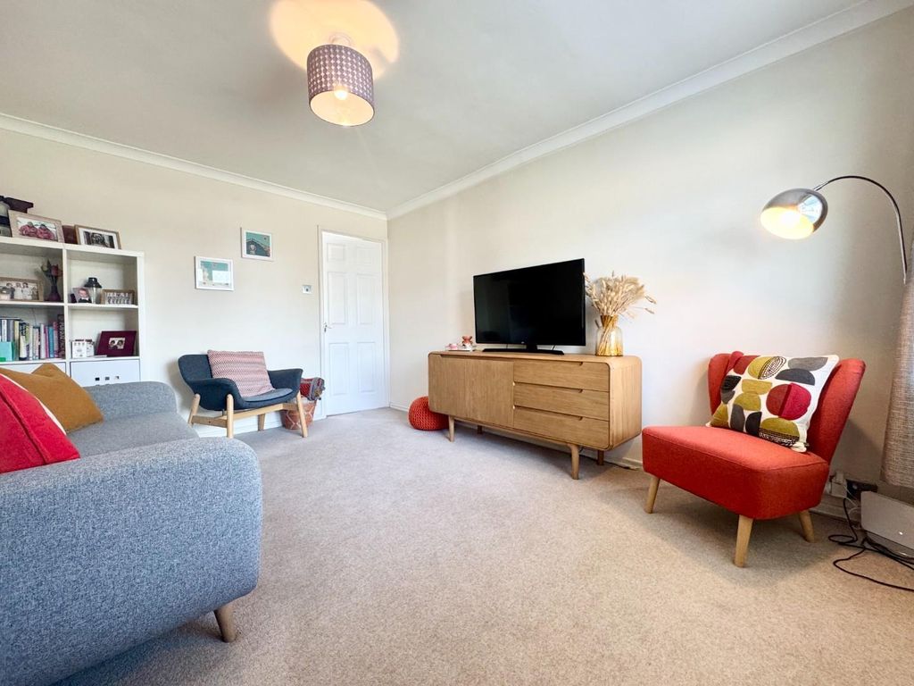 Property photo 2 of 12