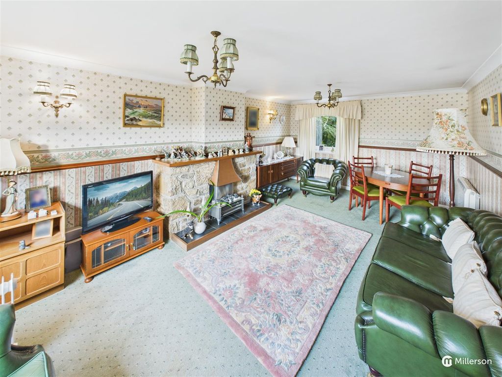 Property photo 3 of 15 Lounge Diner