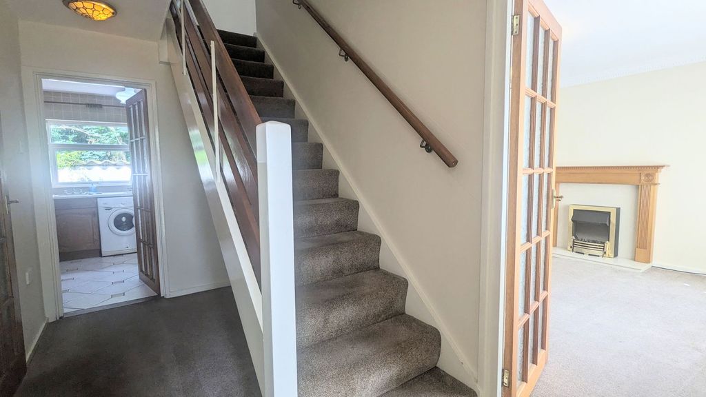 Property photo 2 of 31