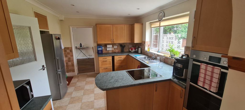 Property photo 3 of 21