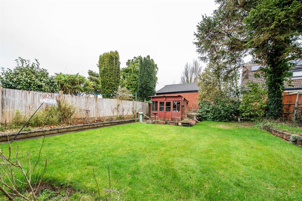 Property photo 2 of 19 Garden