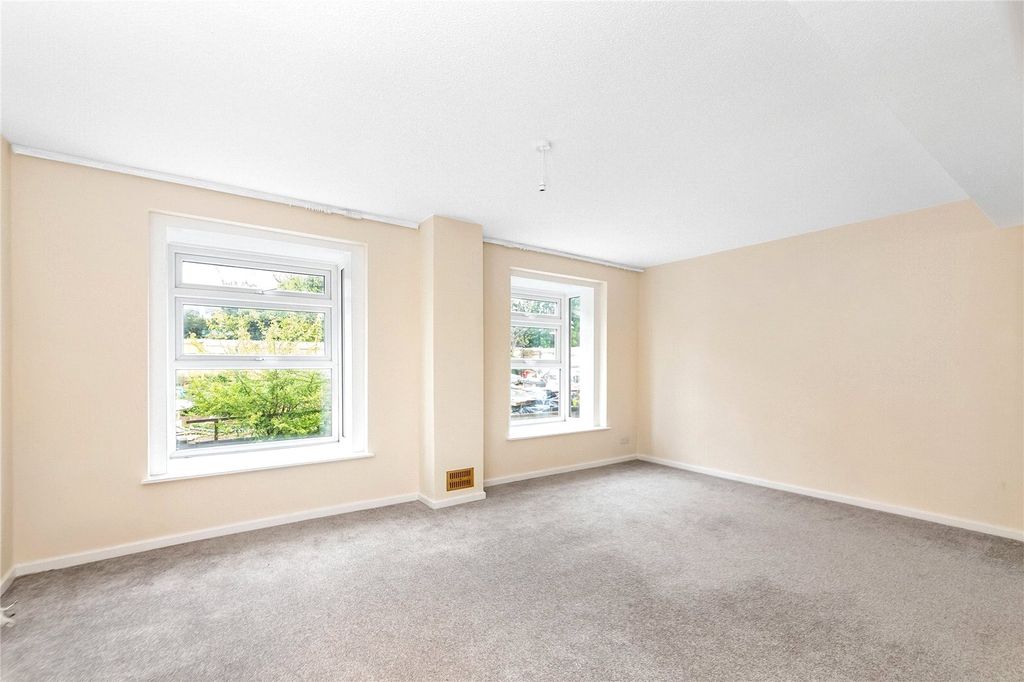 Property photo 2 of 14 Picture No. 02