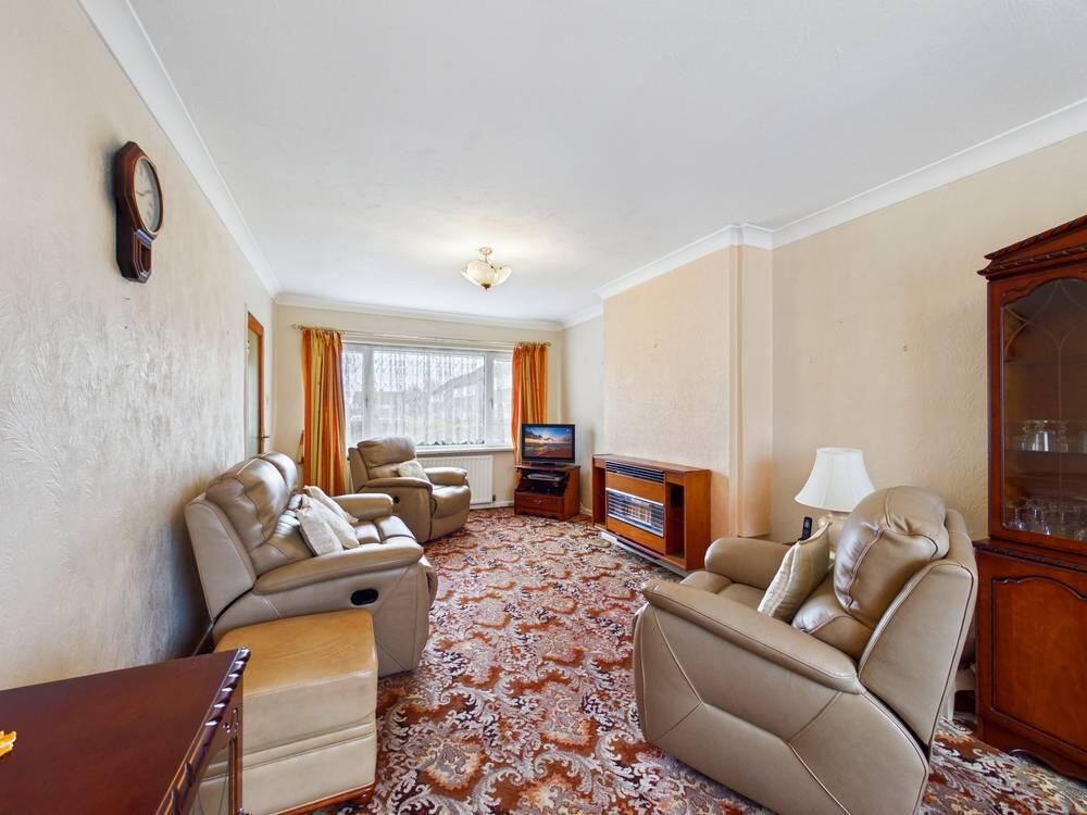 Property photo 2 of 10 Living Room