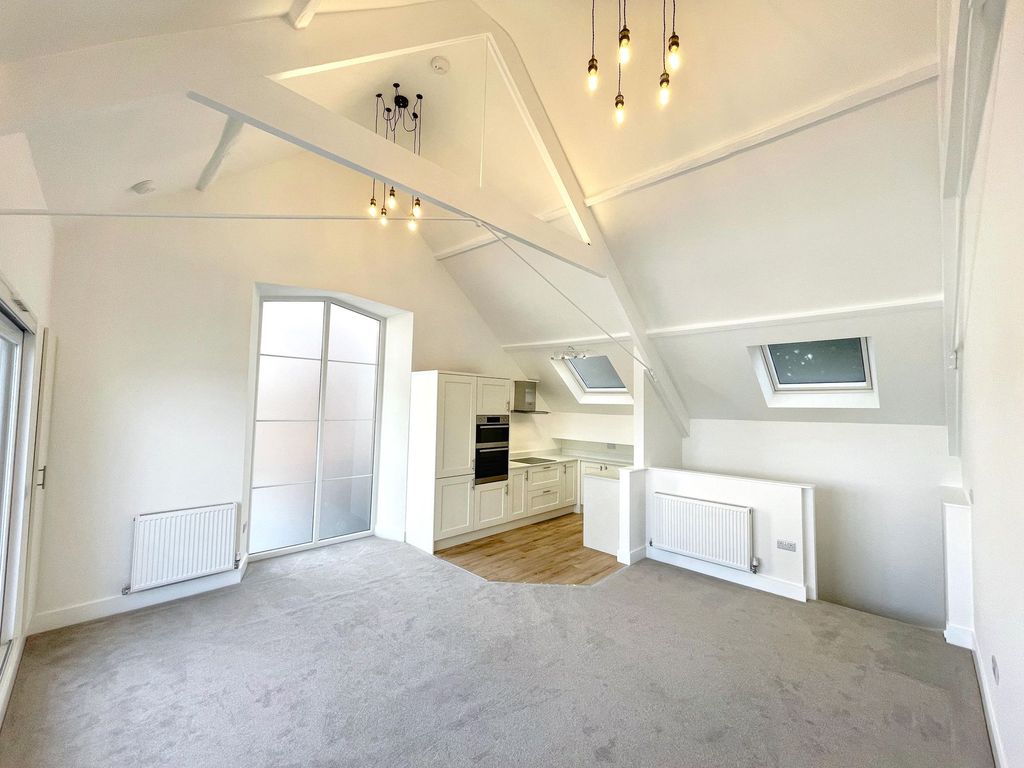 Property photo 1 of 31