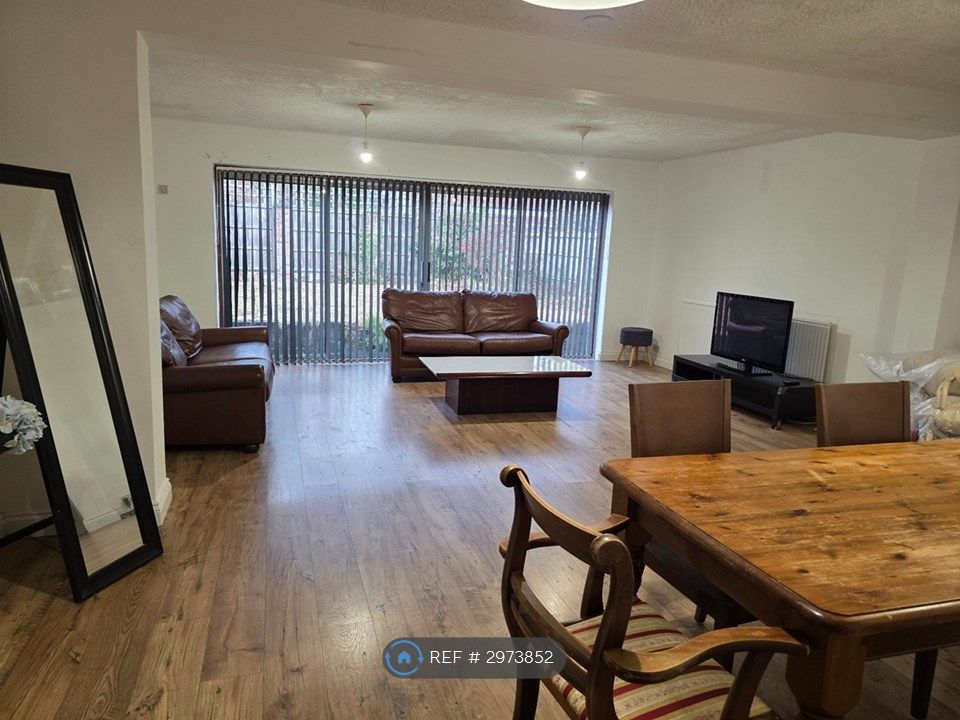 Property photo 2 of 10 Lounge
