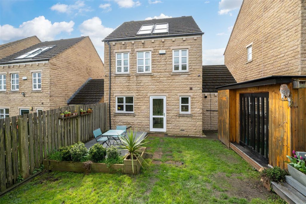 Property photo 2 of 26 28 Suffolk Rise-1.Jpg