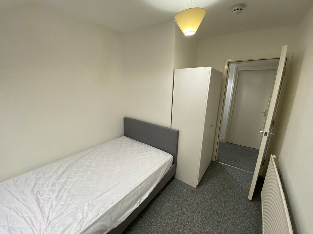 Additional image 5 of 4 bed flat to rentKelso Road, Leeds LS2