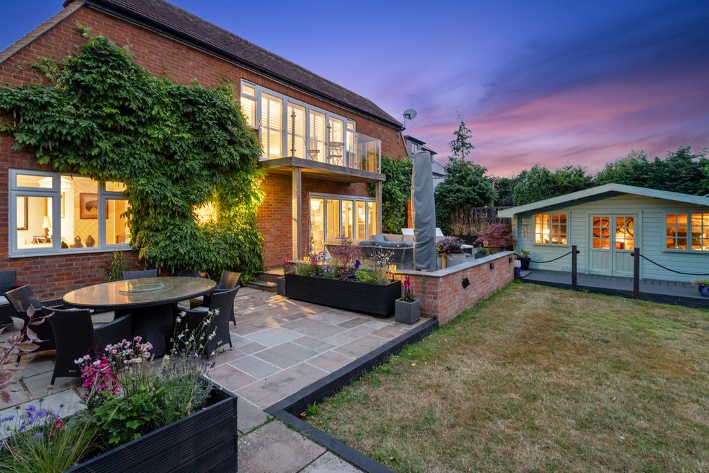 Property photo 2 of 33