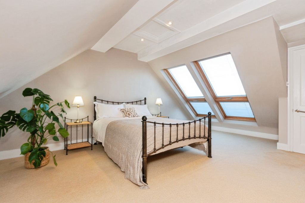 Property photo 1 of 26 Bed 1