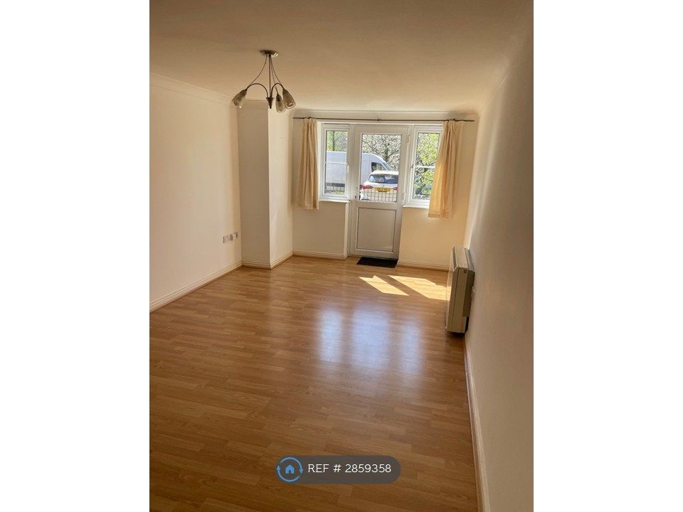 Property photo 2 of 7