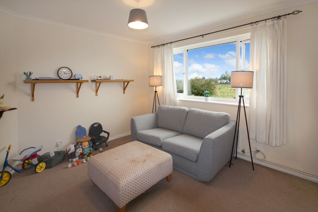 Property photo 3 of 7 Img_7123