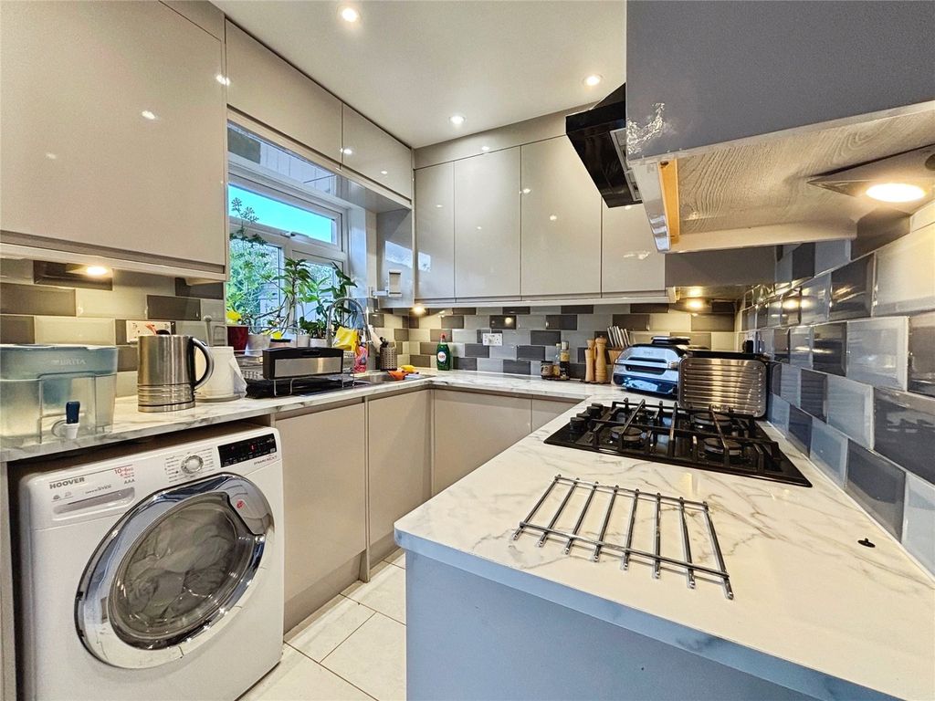 Property photo 3 of 18 Picture No. 06