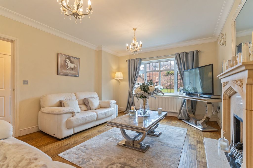 Property photo 3 of 35