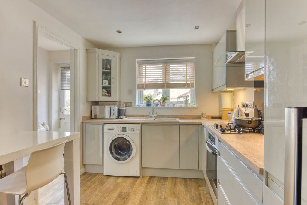 Property photo 3 of 20 Ewemove Taunton Rupert Street (11)